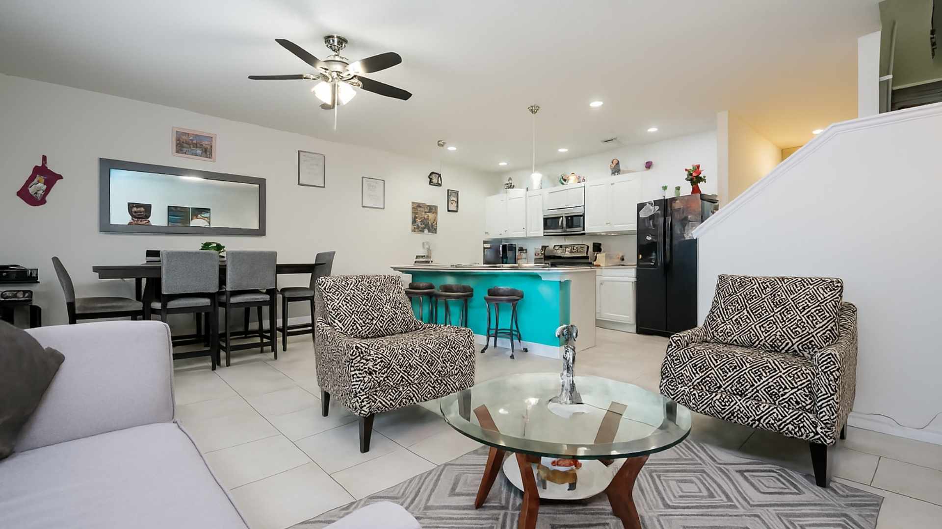 Equipo de atención + casa impecable