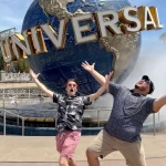 familia-universal-studios-orlando-entrada-globo-parque